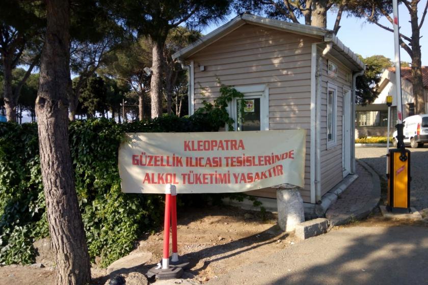 AKP'li Bergama Belediyesinden alkol yasağı
