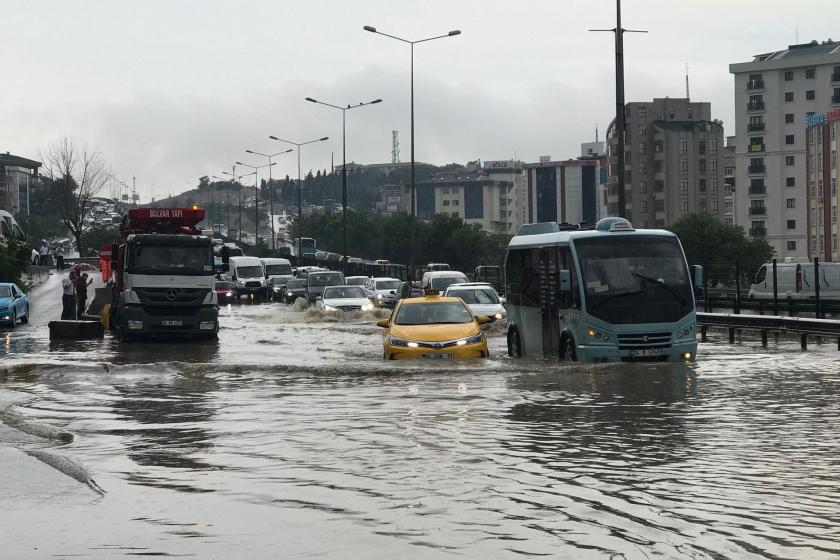 Yağmur, Pendik'i esir aldı