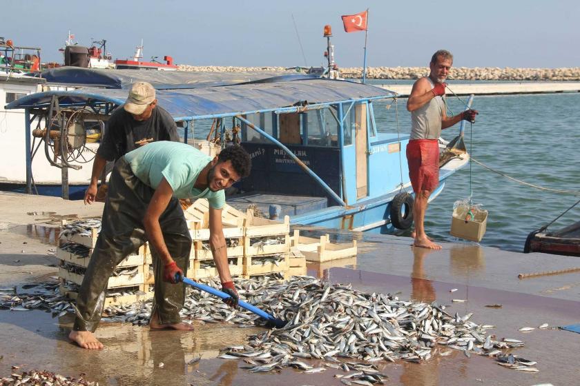 Karaduvar sahilindeki balıkçılar: Karın tokluğuna çalışıyoruz