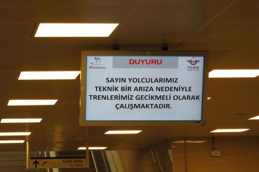 Marmaray arıza yaptı; kapılar açılmayınca 2 yolcu fenalık geçirdi