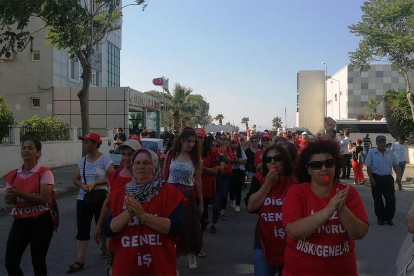 Aliağa Emek ve Demokrasi Platformu direnişteki işçiler için yürüdü