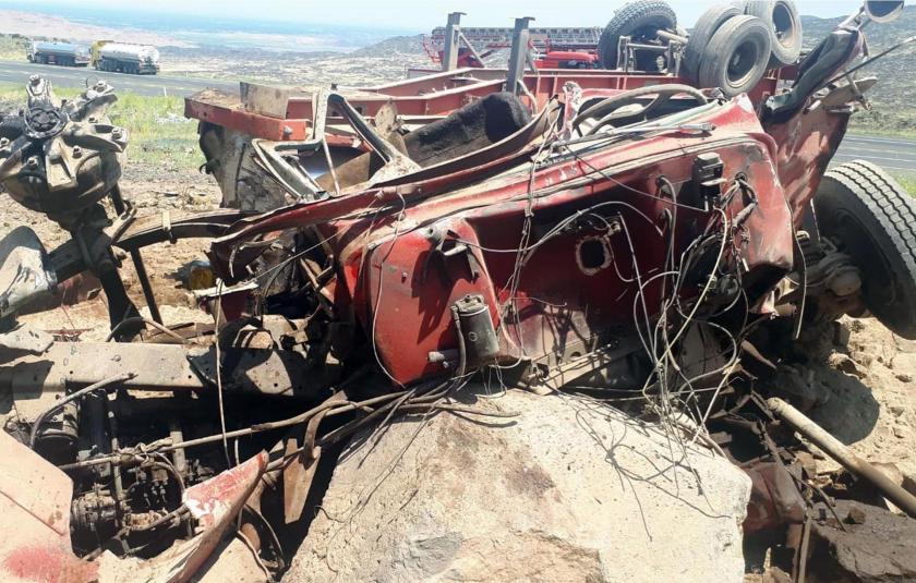 Tanker şarampole devrildi, şoför ağır yaralandı