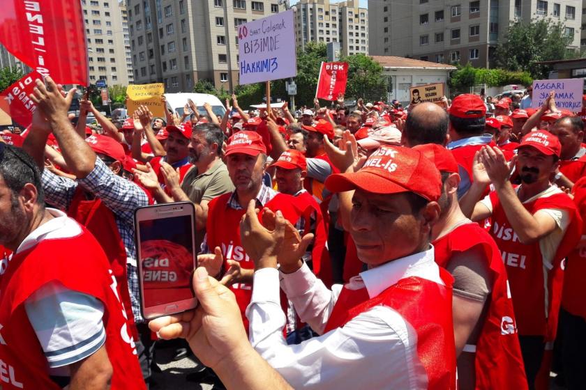 Ataşehir Belediyesi işçileri ilk sözleşmelerini imzaladı
