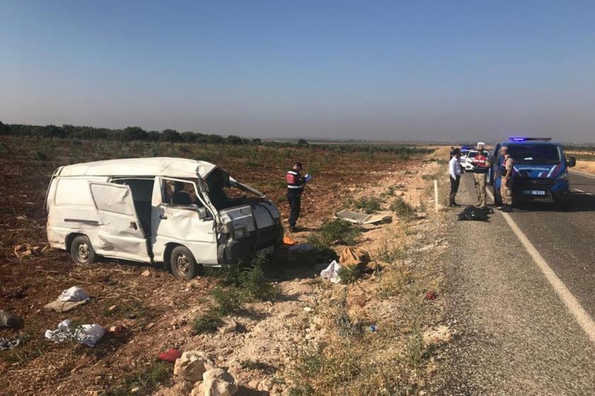 Kilis'te tarım işçilerini taşıyan panelvan devrildi: 2 ölü, 20 yaralı