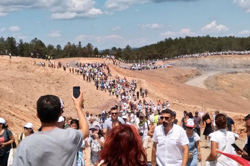 Boğaziçi Caz Korosu Tarkan'ın Uyan şarkısını Kaz Dağları için seslendirdi