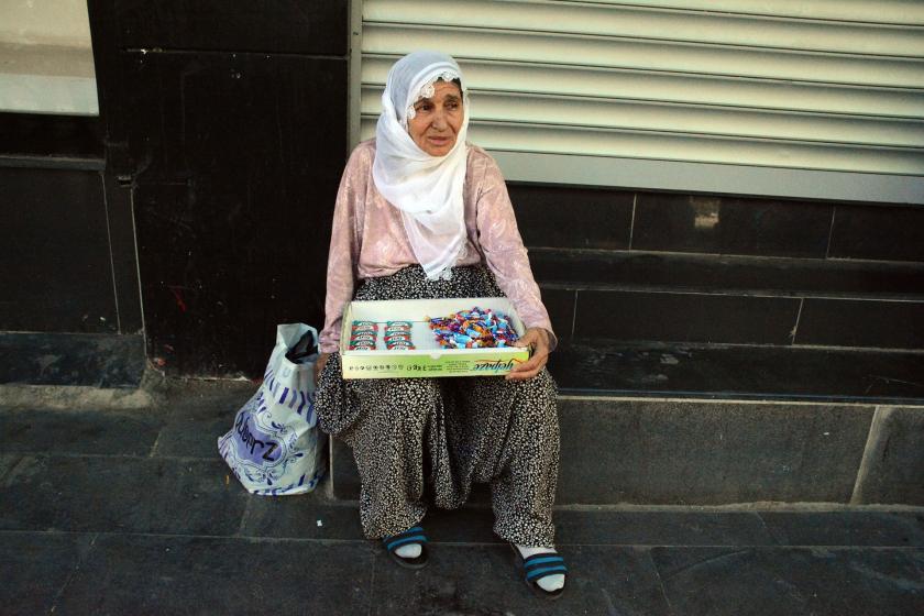 32 yıldır sakız satarak geçinmeye çalışıyor: Eskiden eve ekmek götürebiliyordum