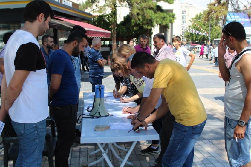 Emek Partisi Kayseri İl Örgütü ulaşım zammına karşı imza standı açtı