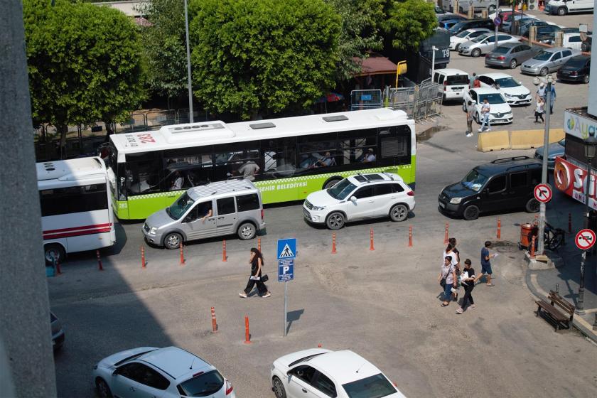 Adana’da ulaşıma yüzde 16 zam geldi