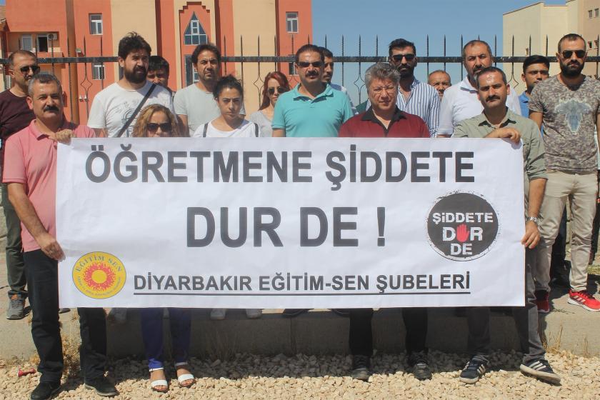 Eğitim Sen Diyarbakır şubeleri, meslektaşlarının darbedilmesine tepki gösterdi