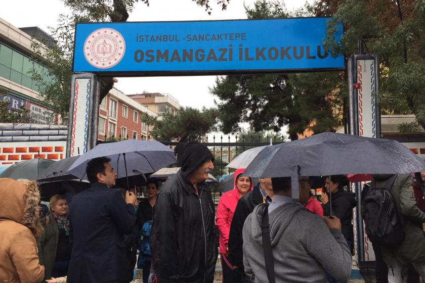 İstanbul'da öğrenci velilerinden 'hasarlı okul yıkılsın' talebi