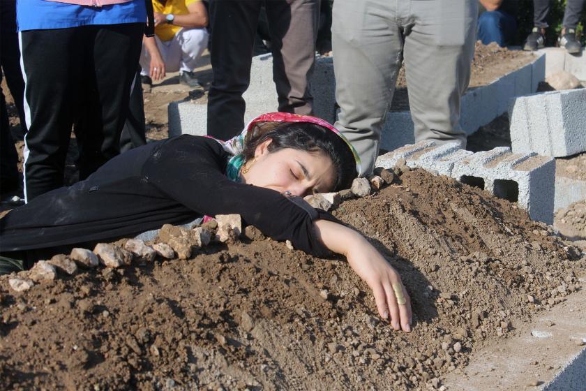 Nusaybin’de hayatını kaybedenlerin cenaze töreninde operasyon tepkisi