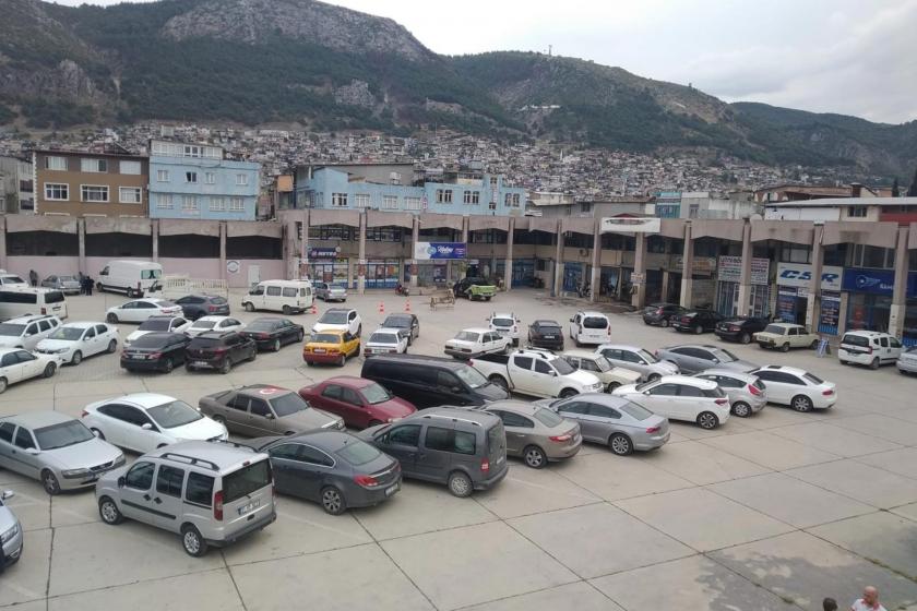 Hatay Belediyesi eski otogarı satışa çıkardı, esnaf tepkili