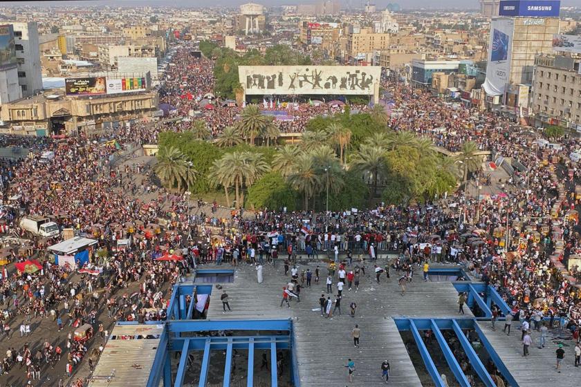 Irak’ta hükümet protestoları sürüyor; İran Mehran Sınır Kapısı’nı kapattı