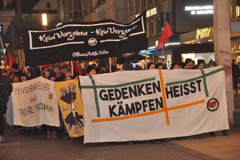 Almanya Bielefeld’de 15 bin kişi "Neonazilere hayır" dedi