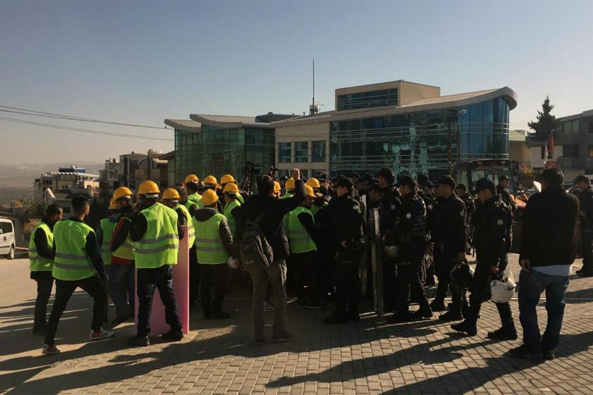 3 aydır ücretleri ödenmeyen Elya işçilerinin eylemine polis engeli
