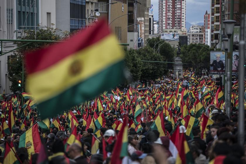 Bolivya'da halk, darbenin ardından sokağa indi