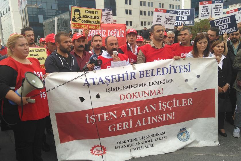 İşçiler, Ataşehir Belediyesi önünde 