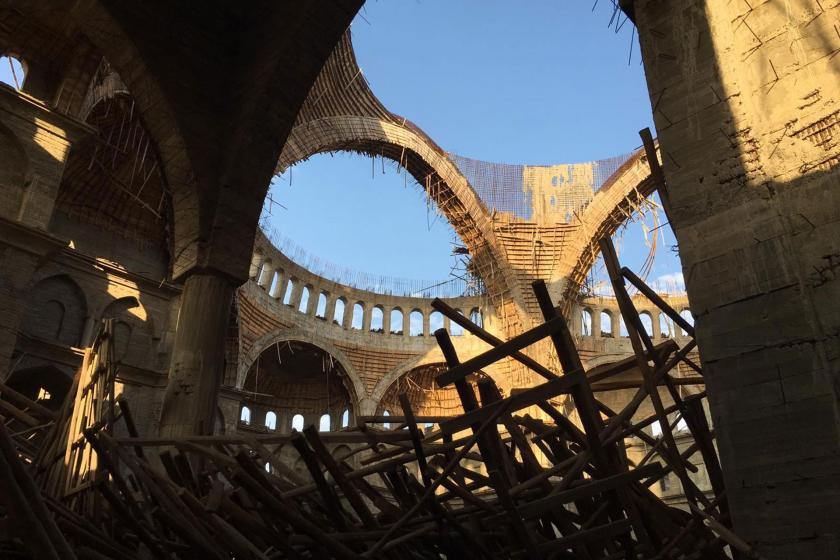 Antep'in Akkent Mahallesi'nde iskelenin çöktüğü cami inşaatı