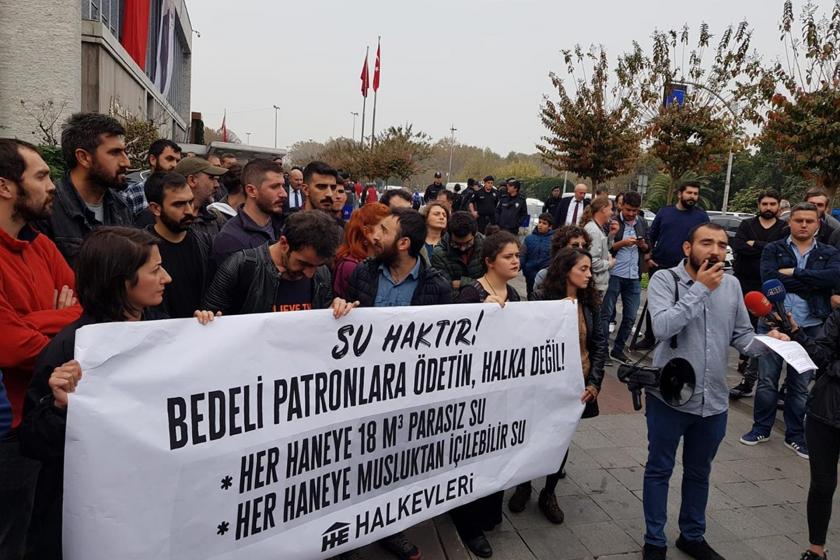 İBB önünde "su zammı"protestosu