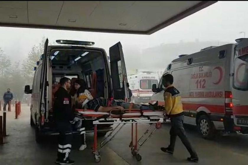 Bursa'da iş kazasında yaralanan 2 işçi ambulansla hastaneye kaldırıldı.