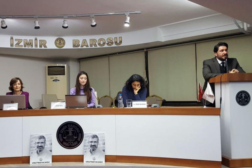 İzmir barosunun “İş Yaşamında Kadın Olmak” başlıklı paneli. 