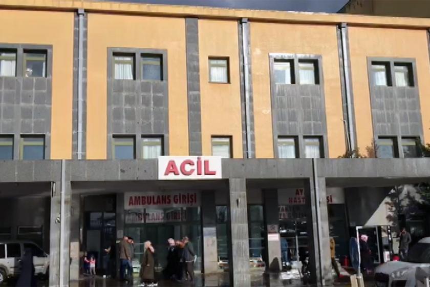 Arnavutköy Devlet Hastanesi Acil Servis önü