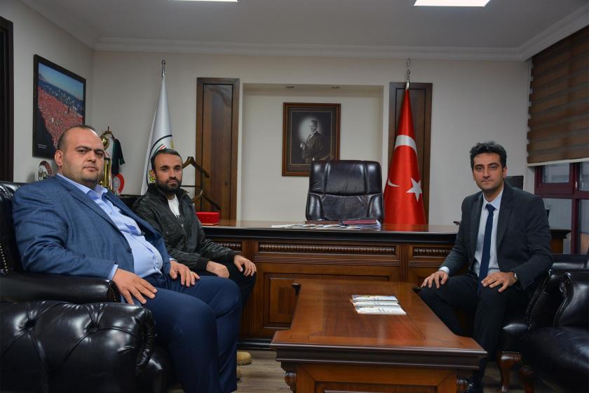 İzmir Barosu duvarı işaretlenen Alevi aile ile görüştü