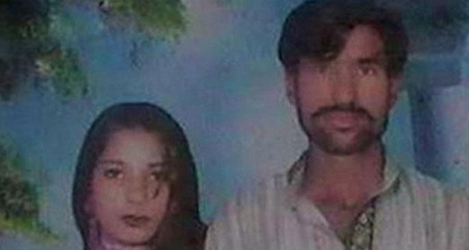 Pakistan’da iki Hıristiyan, linç edilerek yakıldı