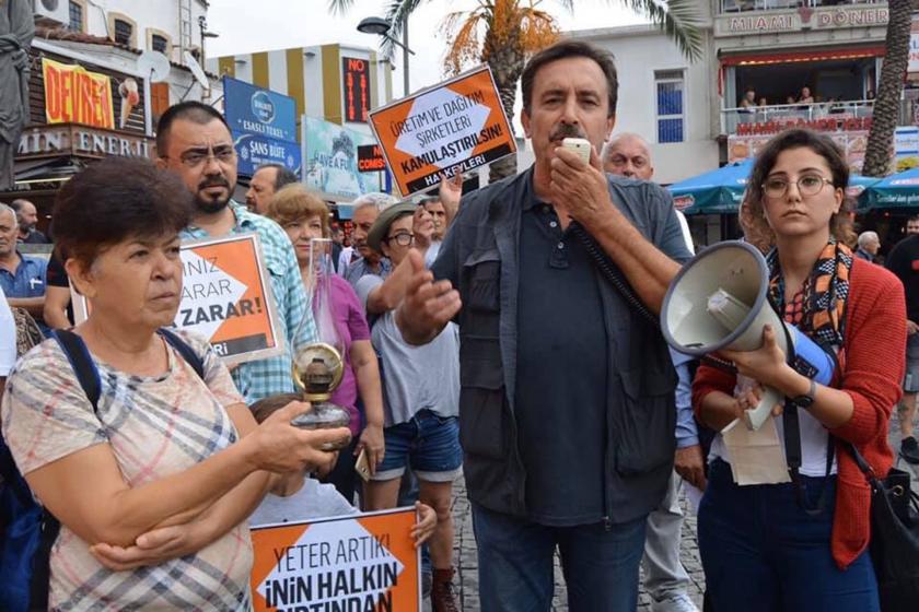 Halkevleri MYK Üyesi Örgütlenme Sekreteri Kutay Meriç eylemde konuşuyor