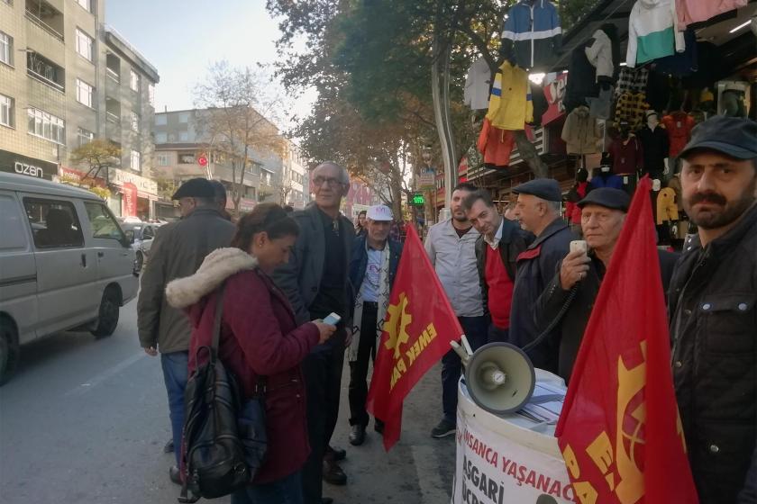 Darıca'da asgari ücret için açılan imza standı