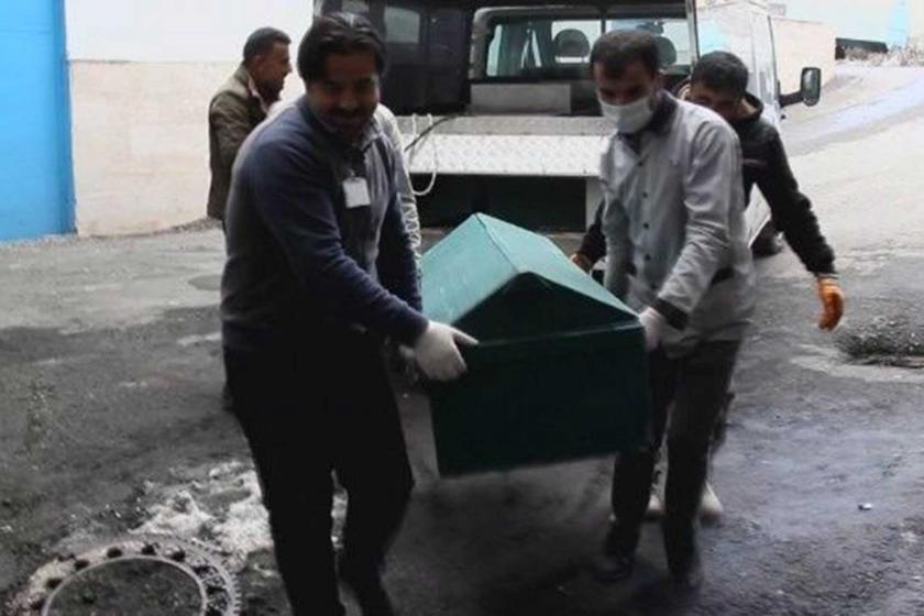 İran sınırında donarak ölen mültecinin cansız bedeni bulundu