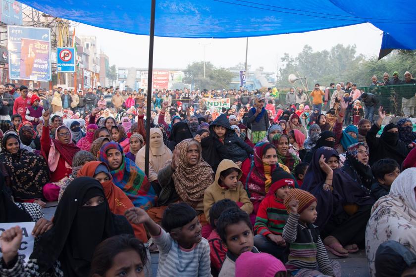 Yeni Delhi'nin Shaheen Bagh banliyösünde, çoğu kadınlardan oluşan yüzlerce kişinin yaptığı oturma eylemi 10 gündür devam ediyor.