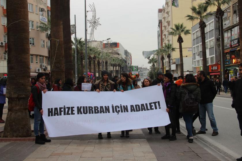 Denizli de kadınlar hafize kurban için basın açıklaması yaptı.