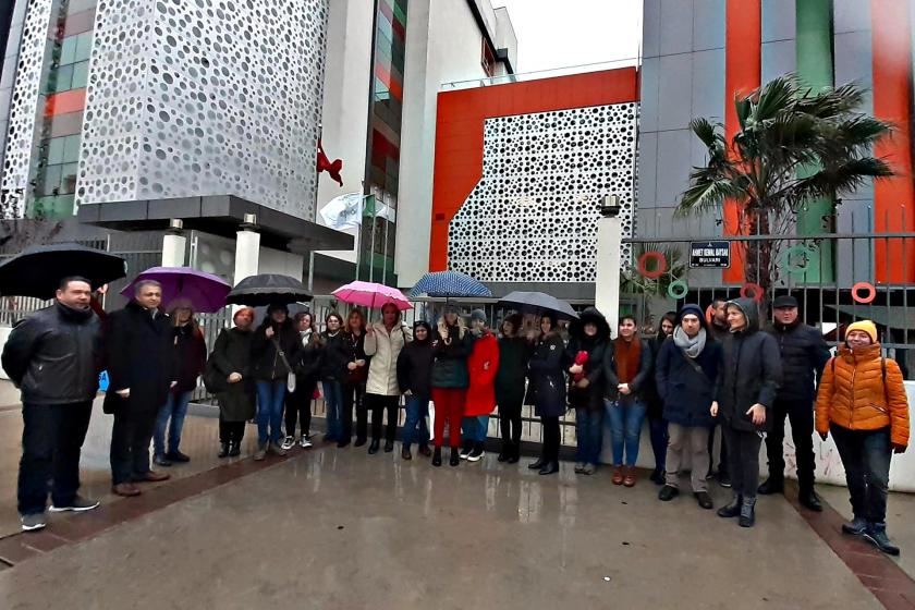 özel okulun velilerinden öğretmen maaşları ödensin çağrısı