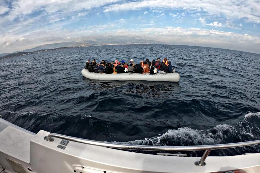 Çeşme açıklarında 199 mülteci engellendi