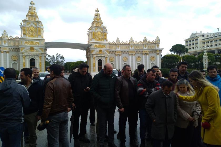 Mardan Palace Hotel işçileri eylem yapıyor