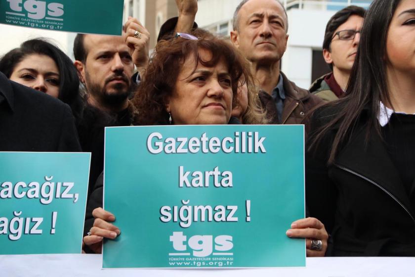 TGS Ankara Şubesi, Cumhurbaşkanlığı İletişim Başkanlığı’nın yüzlerce gazetecinin sarı basın kartını hiçbir gerekçe sunmadan iptal etmesini ve tepkiler üzerine geri adım atarak kartları yeniden kullanıma açmasını sordu