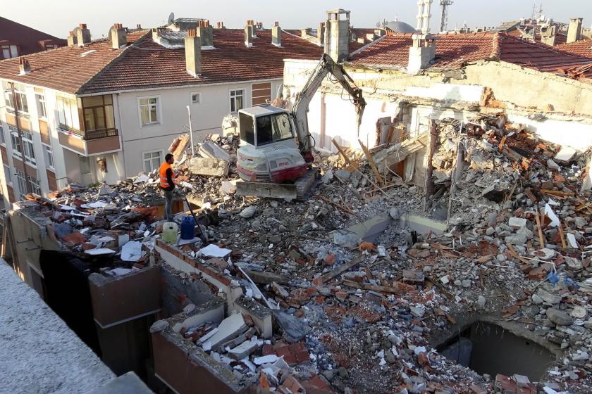 İstanbul Valiliği: Silivri depreminde hasar gören 8 okul yıkılıp yeniden yapılacak
