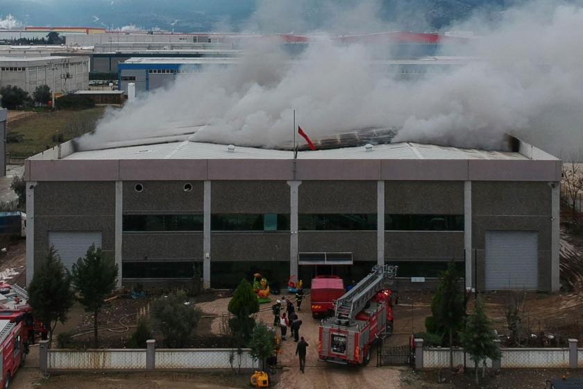 Manisa'da yangın çıkan fabrika