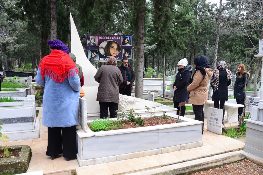 Özgecan Aslan'ın mezarı, ailesi ve yakınları