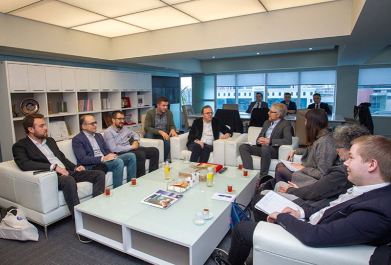 Delegation of an IPI-led international press freedom mission met with Turkey's State Advertising Agency (BİK) in bid to end an advertising ban placed on two newspapers.