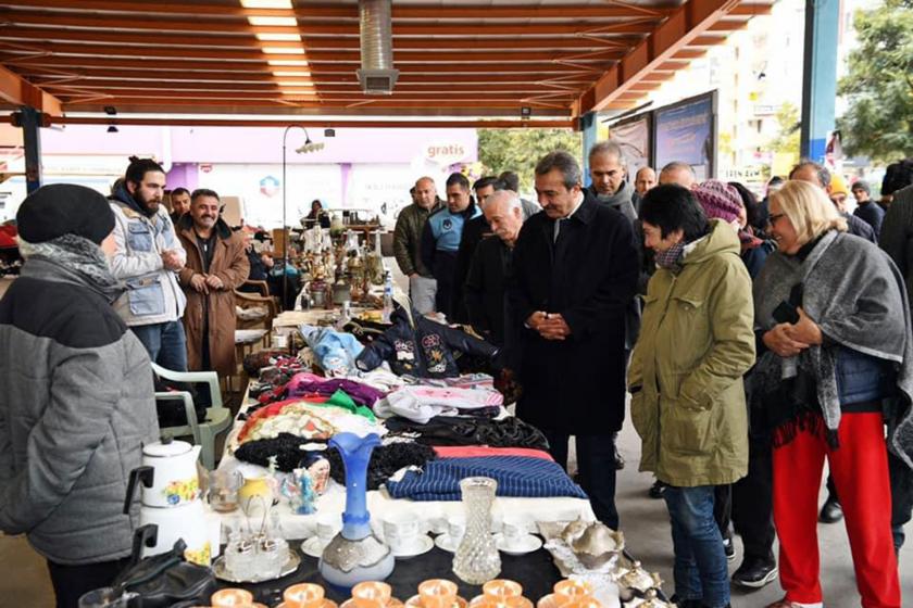 Adana'da kurulan ikinci el ürünler ve antika pazarı