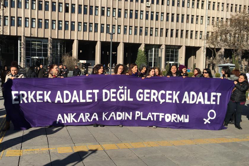 Ankara Kadın Platformu adliye önünde