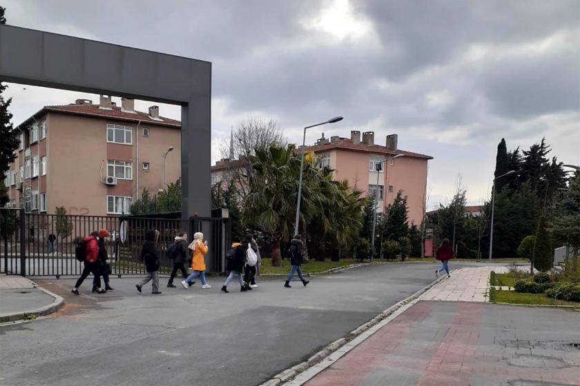 Florya Kız Öğrenci yurdu boşaltılırken