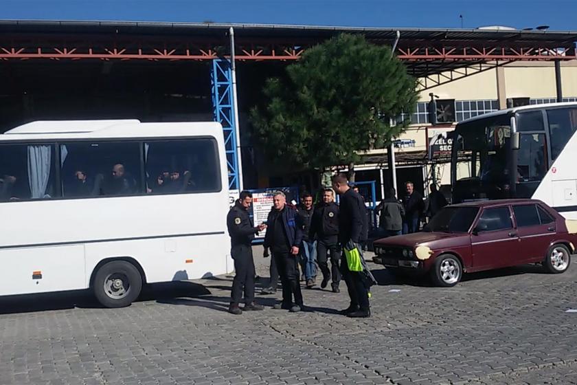 Jantsa fabrikası önünde fabrika müdürleri tarafından engelleme yapılırken