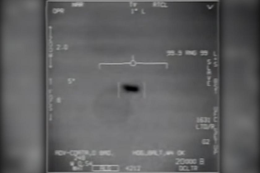 Pentagon, tanımlayamadıklarını öne sürdüğü uçan cisimlerin videosunu yayımladı