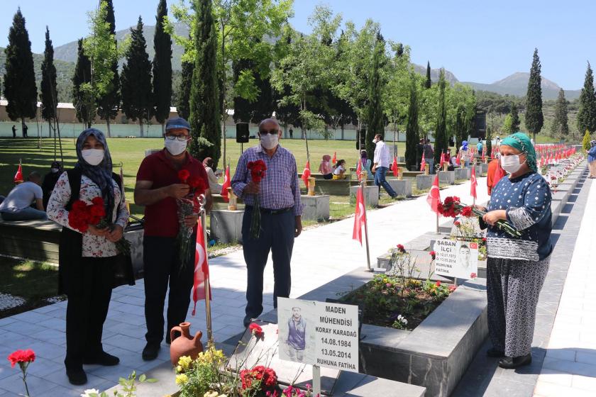 Soma Katliamı'nda yaşamını yitiren maden işçileri anıldı