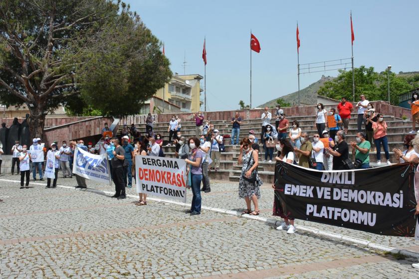 Bergama demokrasi Güçleri, Bergama Belediyesi UNESCO Dünya Mirası Ofisi’ndeki görevinden alınan Arkeolog Bülent Türkmen için cumhuriyet meydanında basın açıklaması düzenledi.