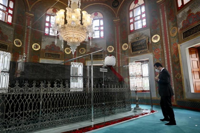 Ekrem İmamoğlu, Fatih Sultan Mehmet Türbesi’nde