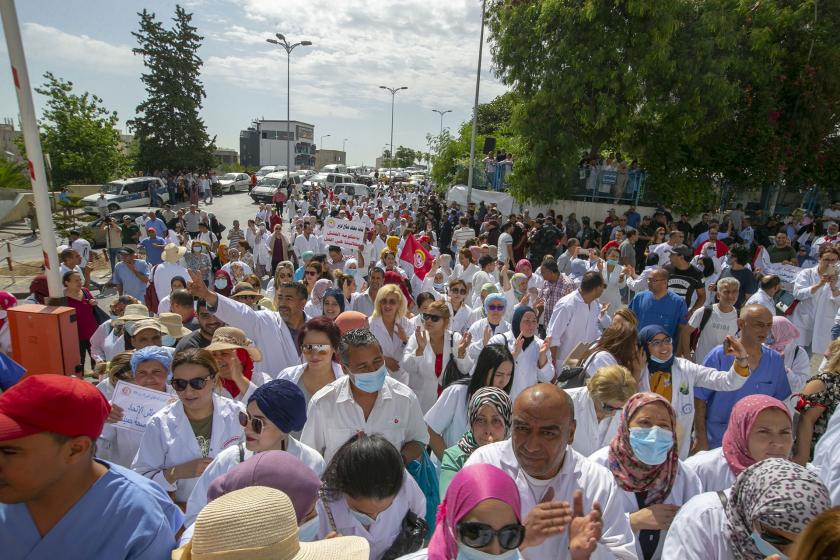 Tunus'ta sağlık çalışanları talepleri için genel greve gitti